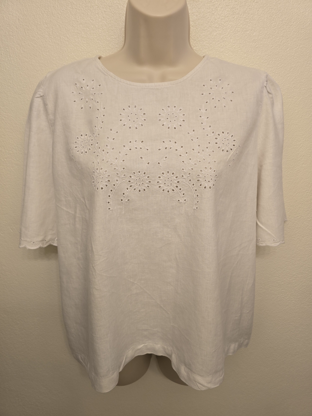 EUC LOFT Ladies White Eyelet  Embroidered Linen Blend Blouse